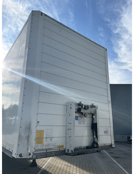 סמיטריילר בתיבה סגורה Schmitz Cargobull SCB S3B / Box / Loadlift / 2x Liftas / APK 03-26: תמונה 18