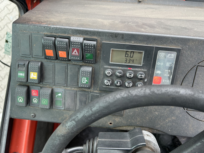 Terberg YT 180 / BDF Umsetzer / Wechselhubwagen / Terminal Truck / Mercedes Motor - מוביל מכולות/ משאית החלפת גוף: תמונה 5 Terberg YT 180 / BDF Umsetzer / Wechselhubwagen / Terminal Truck / Mercedes Motor - מוביל מכולות/ משאית החלפת גוף: תמונה 5