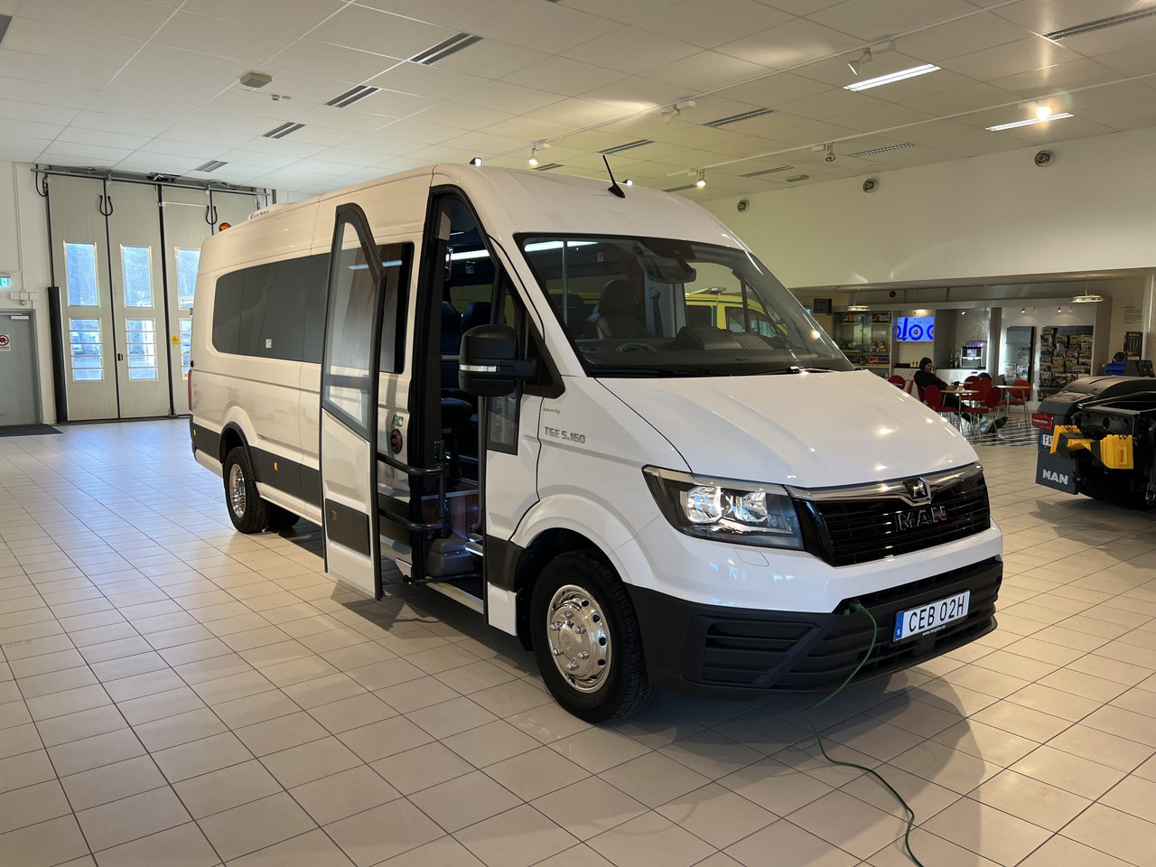MAN TGE Businessline / VIP - מיניבוס, כלי רכב מסחרי לנוסעים: תמונה 1 MAN TGE Businessline / VIP - מיניבוס, כלי רכב מסחרי לנוסעים: תמונה 1
