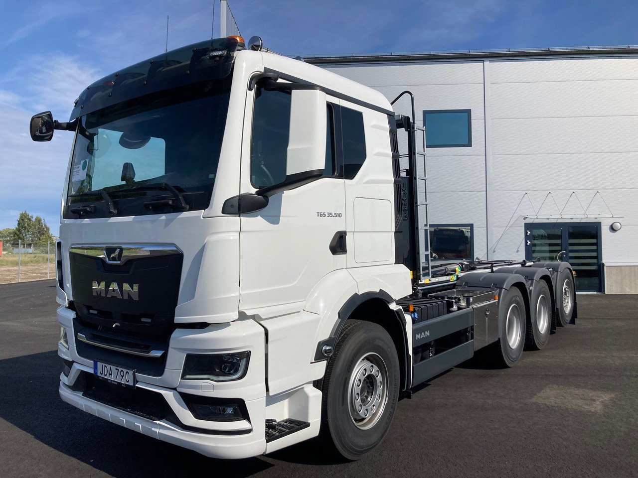 TGS 35.510 8×4-4 JOAB Lastväxlare - משאית הרמת וו: תמונה 1 TGS 35.510 8×4-4 JOAB Lastväxlare - משאית הרמת וו: תמונה 1