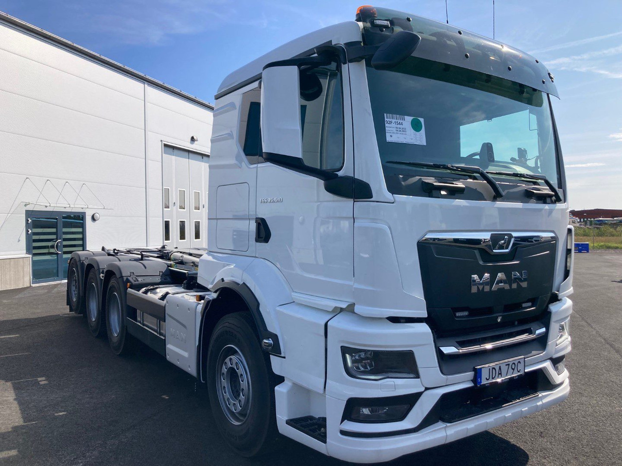 TGS 35.510 8×4-4 JOAB Lastväxlare - משאית הרמת וו: תמונה 2 TGS 35.510 8×4-4 JOAB Lastväxlare - משאית הרמת וו: תמונה 2