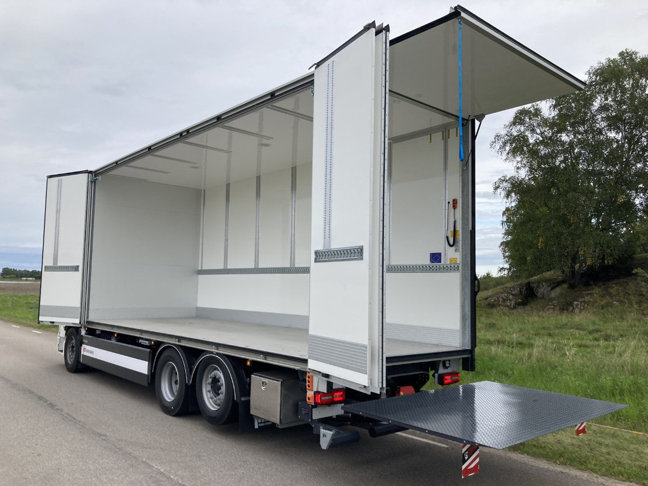 TGX 26.510 6×2-4 Fjärrbil - משאית עם שלדת תא: תמונה 3 TGX 26.510 6×2-4 Fjärrbil - משאית עם שלדת תא: תמונה 3