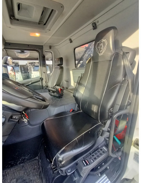 Scania P370 P370 met Laadkraan Hiab XS288 en haakarm 21T - משאית: תמונה 3 Scania P370 P370 met Laadkraan Hiab XS288 en haakarm 21T - משאית: תמונה 3