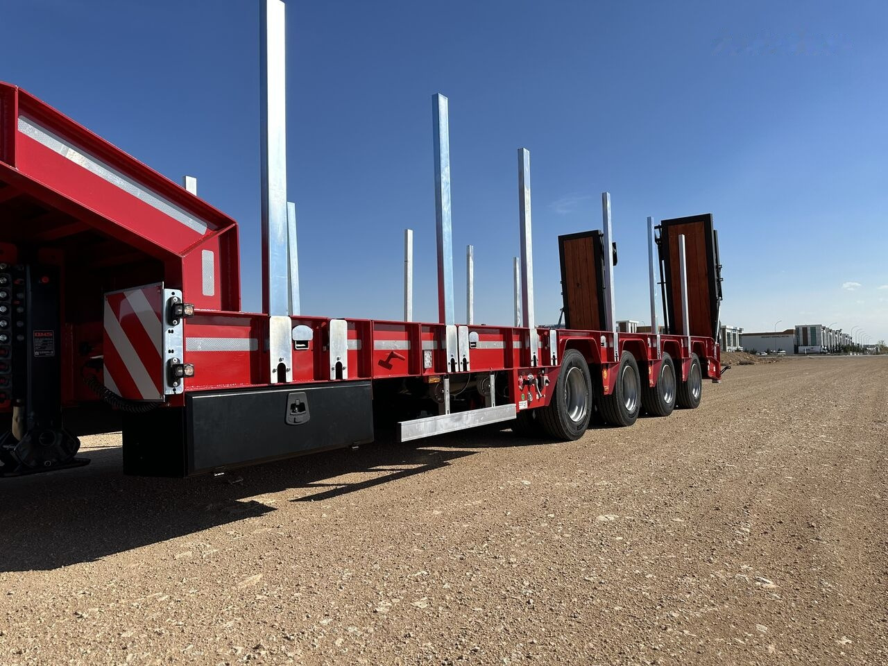 GVN Trailer 4 AXLE EXTENDABLE LOWBED - סמיטריילר עם מטען נמוך: תמונה 4 GVN Trailer 4 AXLE EXTENDABLE LOWBED - סמיטריילר עם מטען נמוך: תמונה 4