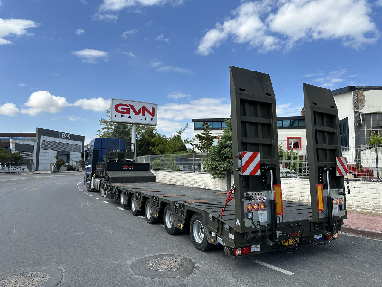 GVN Trailer 5 AXLE LOWBED - סמיטריילר עם מטען נמוך: תמונה 3 GVN Trailer 5 AXLE LOWBED - סמיטריילר עם מטען נמוך: תמונה 3