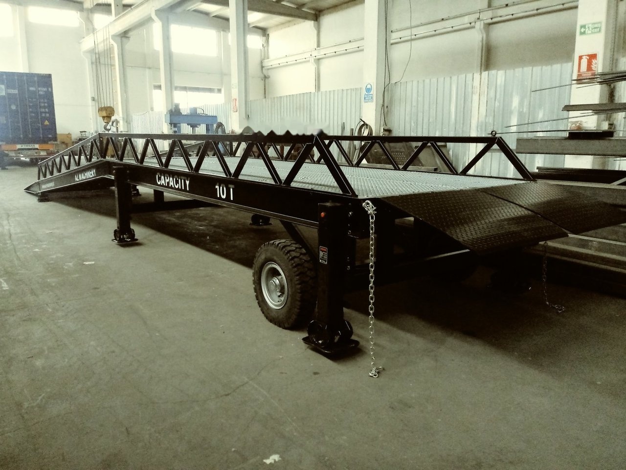 AZ RAMP STAR-10-XL mobile loading ramp - רמפת העמסה: תמונה 2 AZ RAMP STAR-10-XL mobile loading ramp - רמפת העמסה: תמונה 2