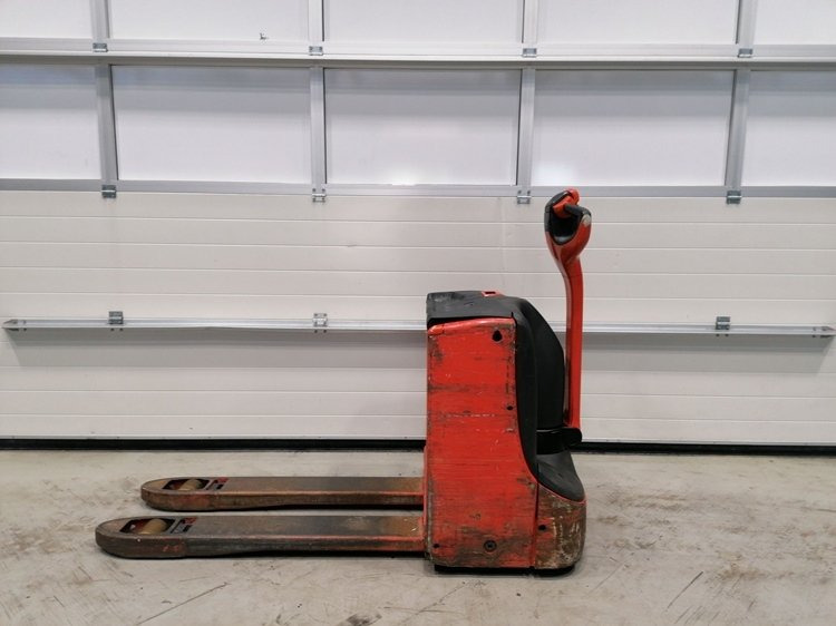 Used Electric Pallet Truck-Fenwick-T16 - משאית משטחים: תמונה 2 Used Electric Pallet Truck-Fenwick-T16 - משאית משטחים: תמונה 2