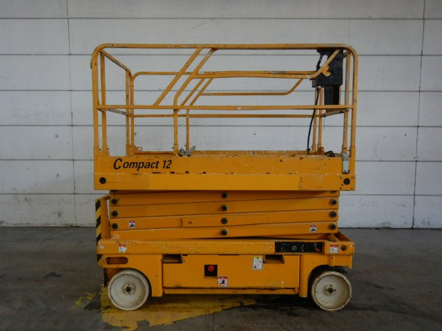 Used Electric scissor Lift Haulotte Compact 12 - מעלית מספריים: תמונה 2 Used Electric scissor Lift Haulotte Compact 12 - מעלית מספריים: תמונה 2