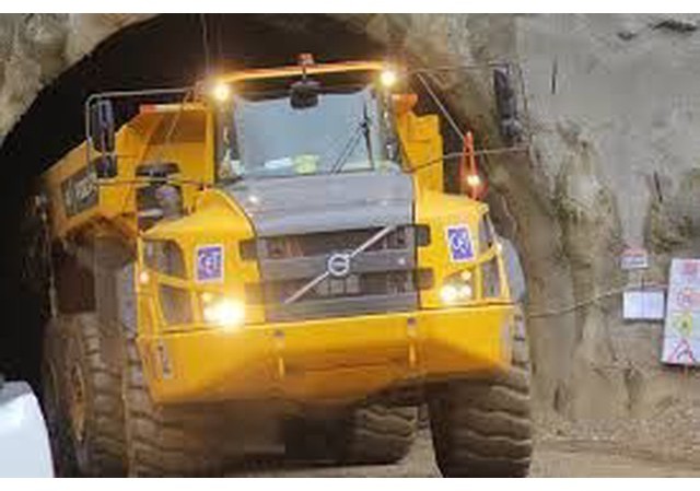Volvo nieuwe Oliekoeler voe11033628 voe11110107 - תיבת הילוכים וחלקים עבור מסיר פסולת מפרקי: תמונה 3 Volvo nieuwe Oliekoeler voe11033628 voe11110107 - תיבת הילוכים וחלקים עבור מסיר פסולת מפרקי: תמונה 3