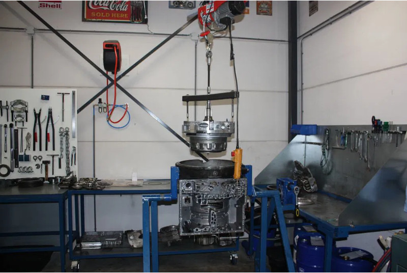 ZF 5HP502C, 5HP592C, 5HP602C, 5HP504C, 5HP594C, 5HP604C - תיבת הילוכים: תמונה 2 ZF 5HP502C, 5HP592C, 5HP602C, 5HP504C, 5HP594C, 5HP604C - תיבת הילוכים: תמונה 2