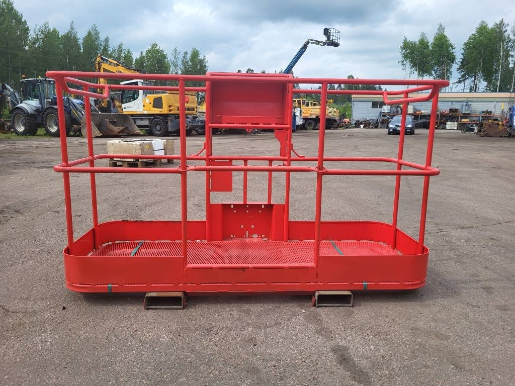 Manitou 200 ATJ kori - מעלית תורן אנכית: תמונה 3 Manitou 200 ATJ kori - מעלית תורן אנכית: תמונה 3