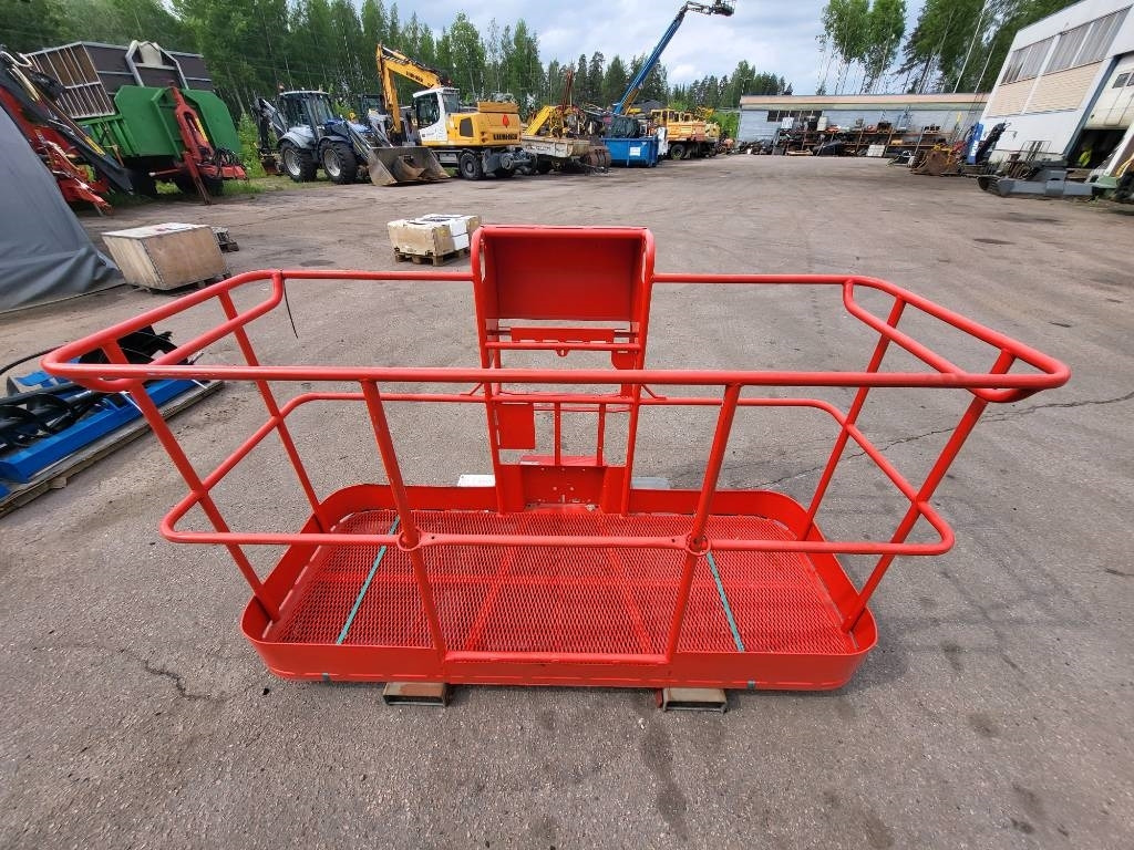 Manitou 200 ATJ kori - מעלית תורן אנכית: תמונה 2 Manitou 200 ATJ kori - מעלית תורן אנכית: תמונה 2