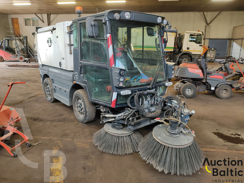 Aebi Schmitd eSwingo 200+ - מטאטא כבישים: תמונה 1 Aebi Schmitd eSwingo 200+ - מטאטא כבישים: תמונה 1