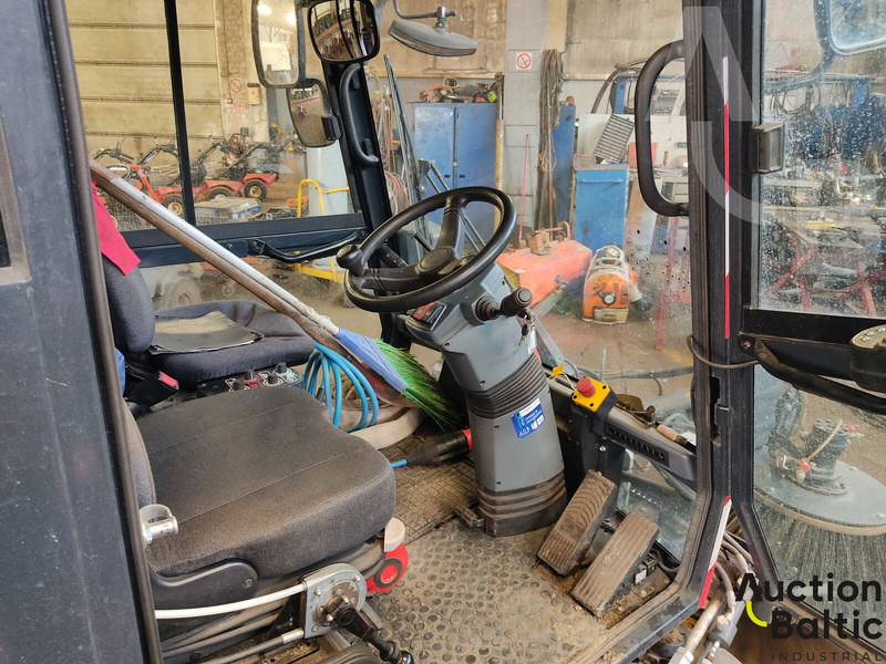 Aebi Schmitd eSwingo 200+ - מטאטא כבישים: תמונה 5 Aebi Schmitd eSwingo 200+ - מטאטא כבישים: תמונה 5