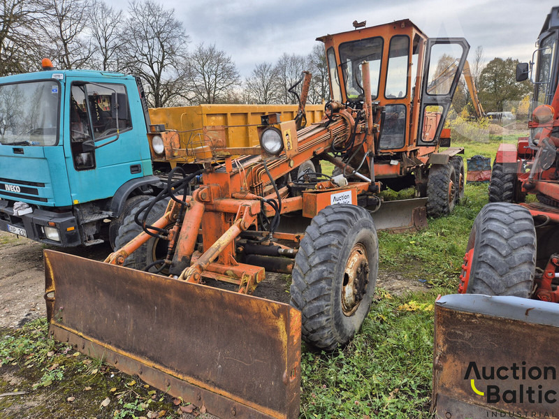 BGP-180 - מפלסת: תמונה 2 BGP-180 - מפלסת: תמונה 2