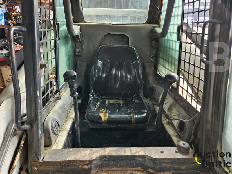 Bobcat 773 - מעמיס היגוי החלקה: תמונה 5 Bobcat 773 - מעמיס היגוי החלקה: תמונה 5