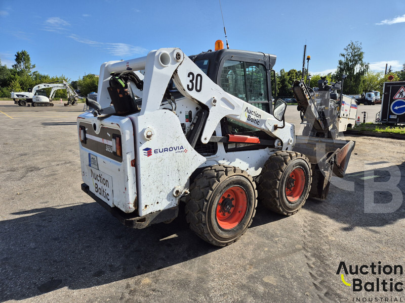 Bobcat S 650 - מעמיס היגוי החלקה: תמונה 5 Bobcat S 650 - מעמיס היגוי החלקה: תמונה 5