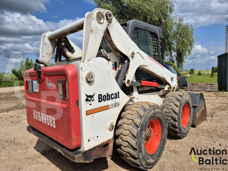Bobcat S 650 - מעמיס היגוי החלקה: תמונה 4 Bobcat S 650 - מעמיס היגוי החלקה: תמונה 4