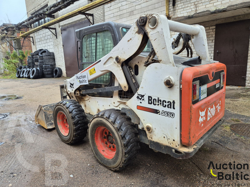 Bobcat S 650 - מעמיס היגוי החלקה: תמונה 4 Bobcat S 650 - מעמיס היגוי החלקה: תמונה 4