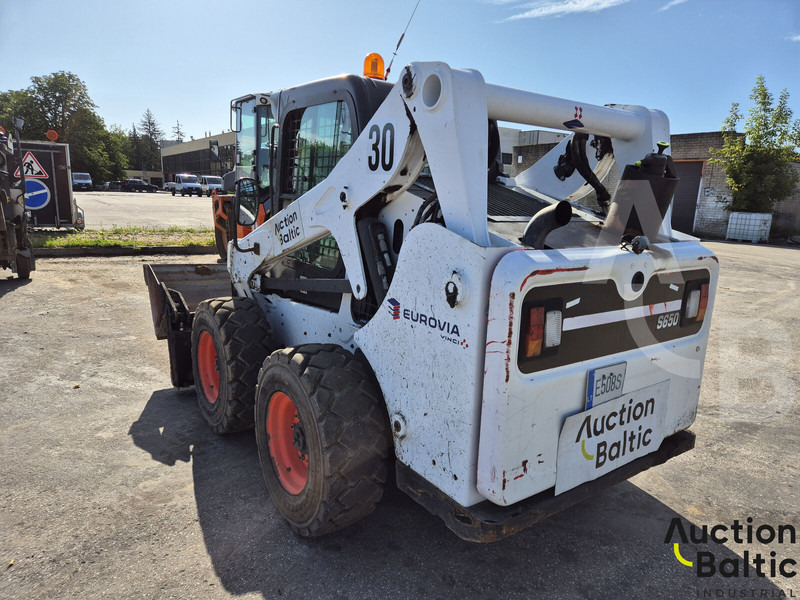 Bobcat S 650 - מעמיס היגוי החלקה: תמונה 4 Bobcat S 650 - מעמיס היגוי החלקה: תמונה 4
