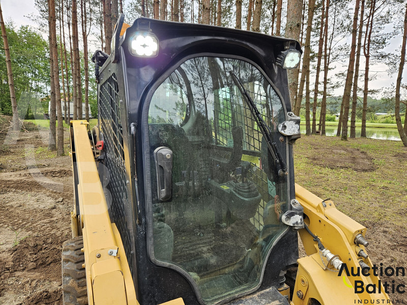 מעמיס היגוי החלקה Caterpillar 236 D: תמונה 11