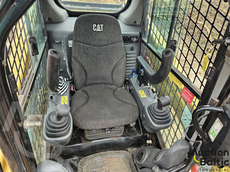 מעמיס היגוי החלקה Caterpillar 236 D: תמונה 6