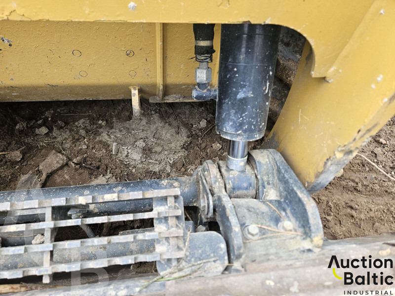 מעמיס היגוי החלקה Caterpillar 236 D: תמונה 17