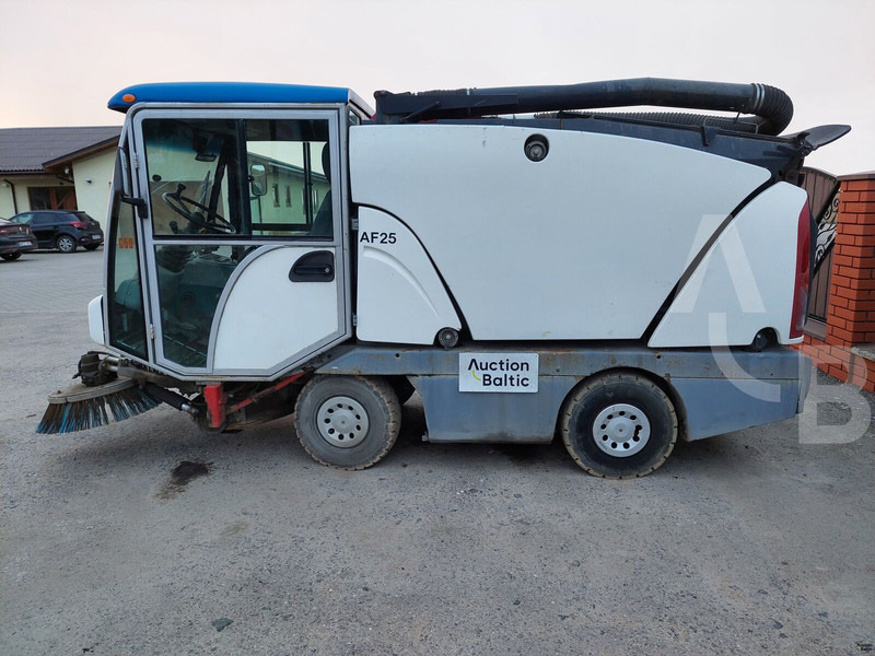 Johnston 142A 101T - מטאטא כבישים: תמונה 2 Johnston 142A 101T - מטאטא כבישים: תמונה 2