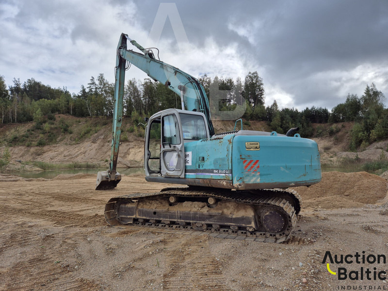Kobelco SK 250 LC - מחפר סורק: תמונה 3 Kobelco SK 250 LC - מחפר סורק: תמונה 3
