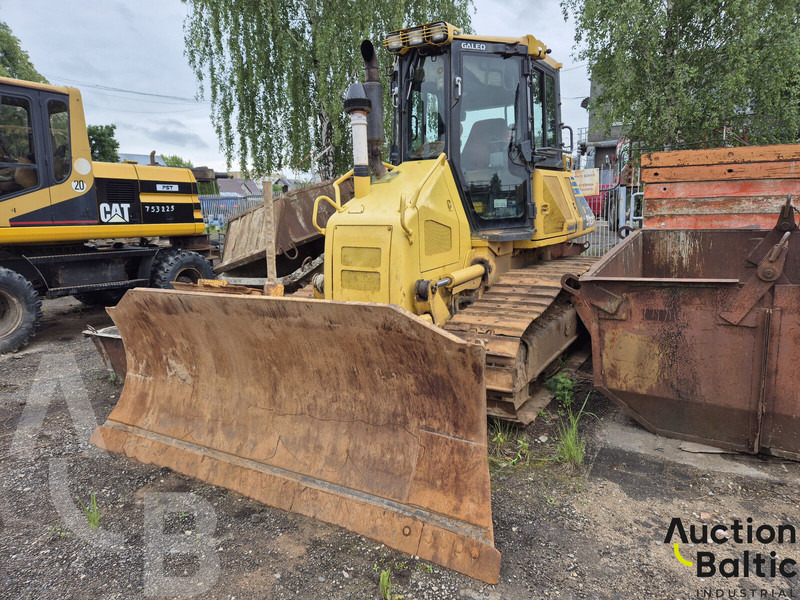 Komatsu D51EX-22 - דחפור: תמונה 1 Komatsu D51EX-22 - דחפור: תמונה 1
