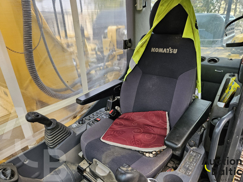 Komatsu PC210LC-11 - מחפר סורק: תמונה 5 Komatsu PC210LC-11 - מחפר סורק: תמונה 5
