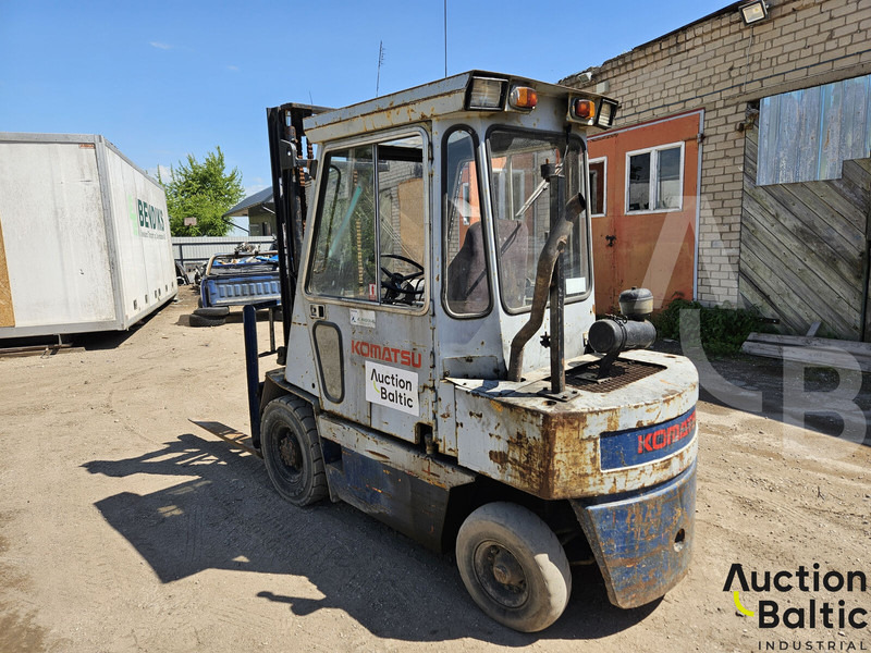 Komatsu XR-25D - מלגזת סולר: תמונה 3 Komatsu XR-25D - מלגזת סולר: תמונה 3