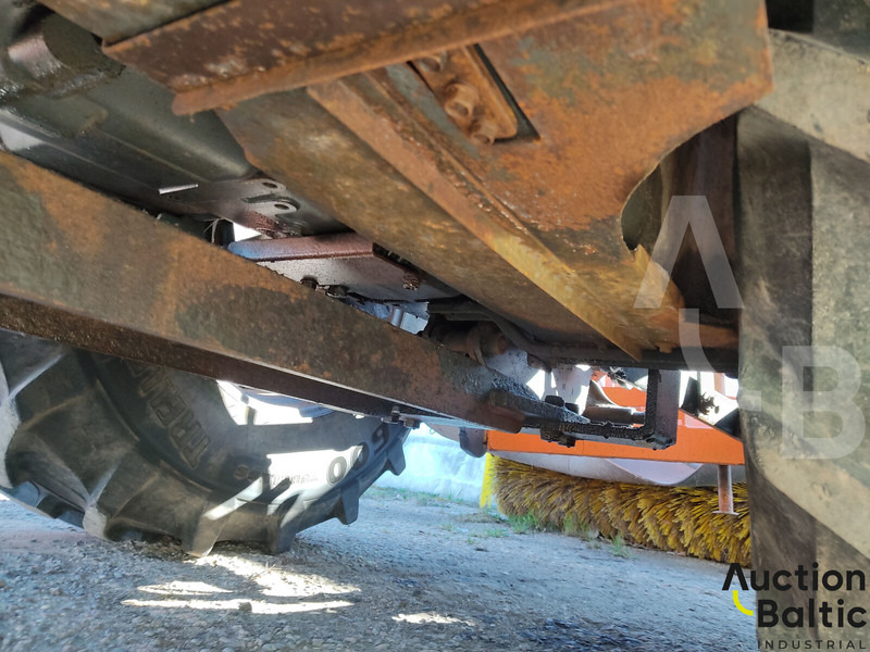 טרקטור חקלאי Kubota M 6060-C: תמונה 20