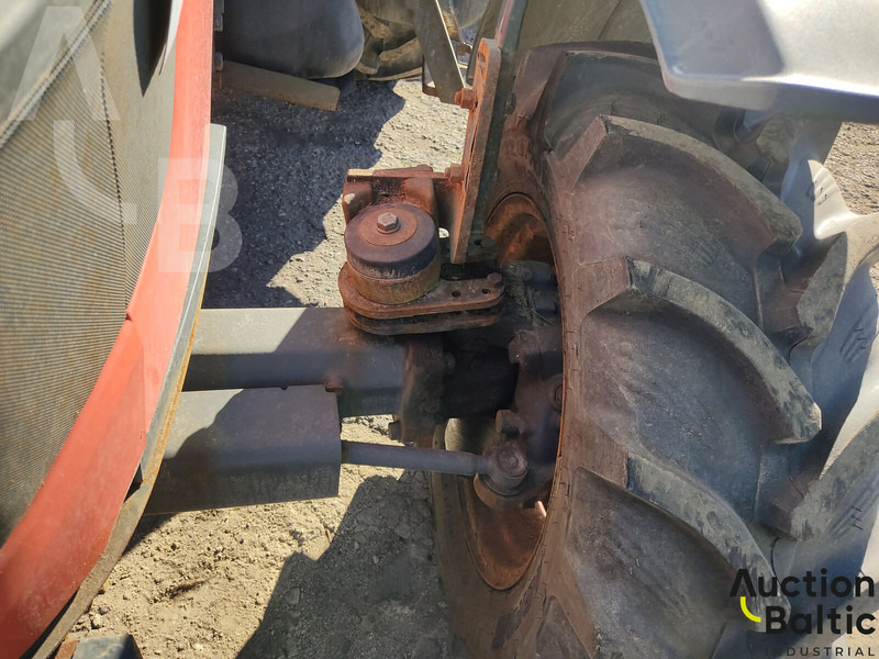 טרקטור חקלאי Kubota M 6060-C: תמונה 19
