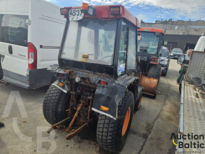 Kubota STV 32 - טרקטור חקלאי: תמונה 3 Kubota STV 32 - טרקטור חקלאי: תמונה 3