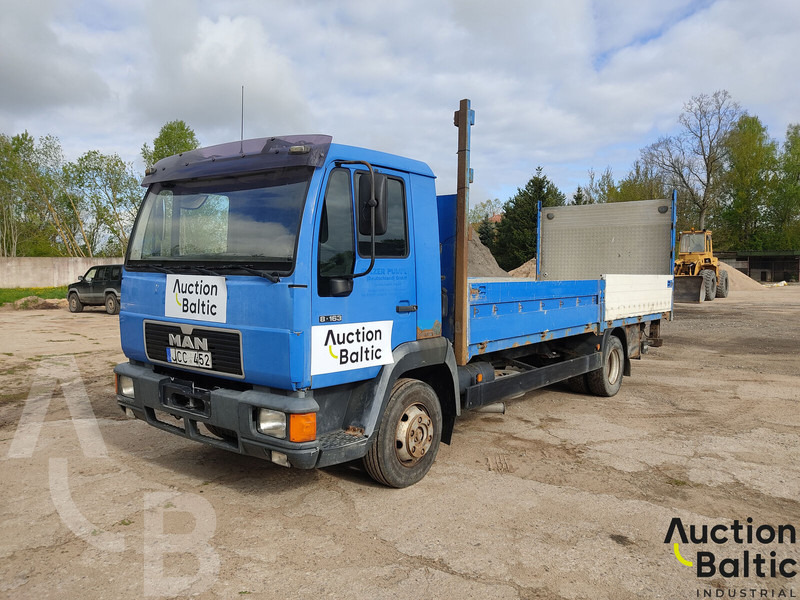 MAN L2000 - משאית צד נופל/ שטוחה: תמונה 1 MAN L2000 - משאית צד נופל/ שטוחה: תמונה 1