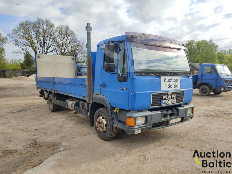 MAN L2000 - משאית צד נופל/ שטוחה: תמונה 2 MAN L2000 - משאית צד נופל/ שטוחה: תמונה 2