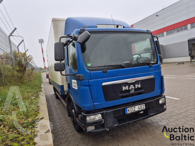 MAN TGL12.220 BL - משאית תיבה: תמונה 2 MAN TGL12.220 BL - משאית תיבה: תמונה 2