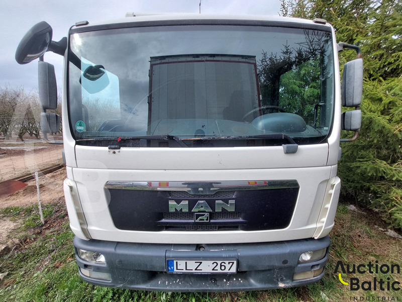 MAN TGL8.180 - משאית תיבה: תמונה 2 MAN TGL8.180 - משאית תיבה: תמונה 2