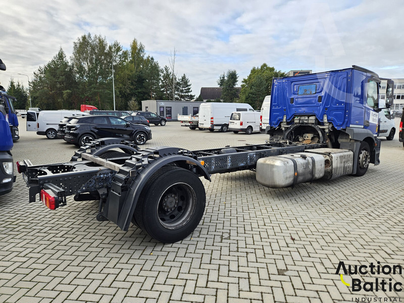 Mercedes-Benz Actros 1843 - משאית עם שלדת תא: תמונה 4 Mercedes-Benz Actros 1843 - משאית עם שלדת תא: תמונה 4