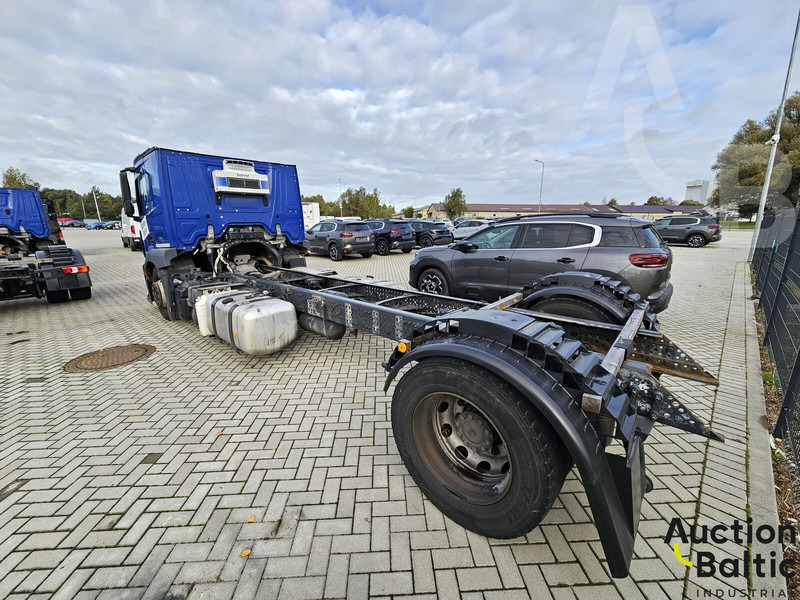 Mercedes-Benz Actros 1843 - משאית עם שלדת תא: תמונה 4 Mercedes-Benz Actros 1843 - משאית עם שלדת תא: תמונה 4