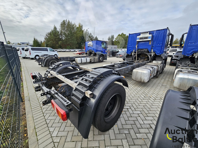 Mercedes-Benz Actros 1843 - משאית עם שלדת תא: תמונה 4 Mercedes-Benz Actros 1843 - משאית עם שלדת תא: תמונה 4