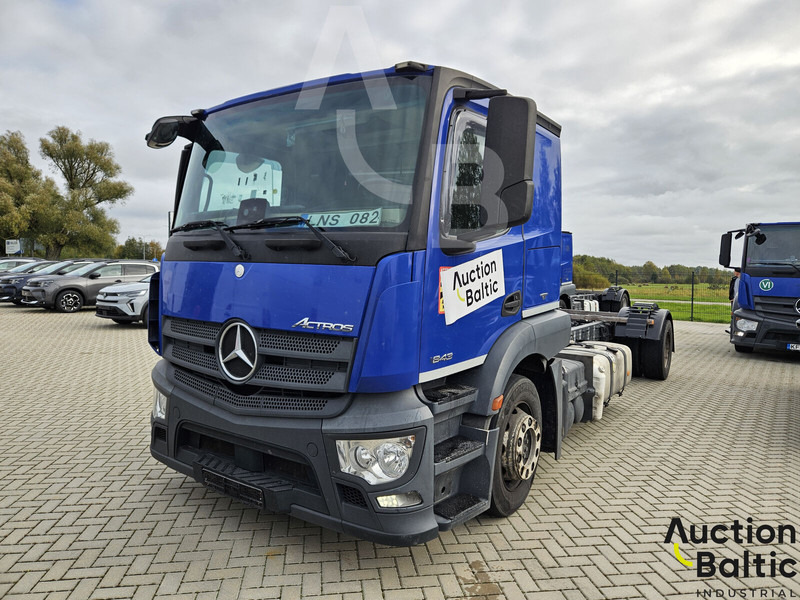 Mercedes-Benz Actros 1843 - משאית עם שלדת תא: תמונה 2 Mercedes-Benz Actros 1843 - משאית עם שלדת תא: תמונה 2
