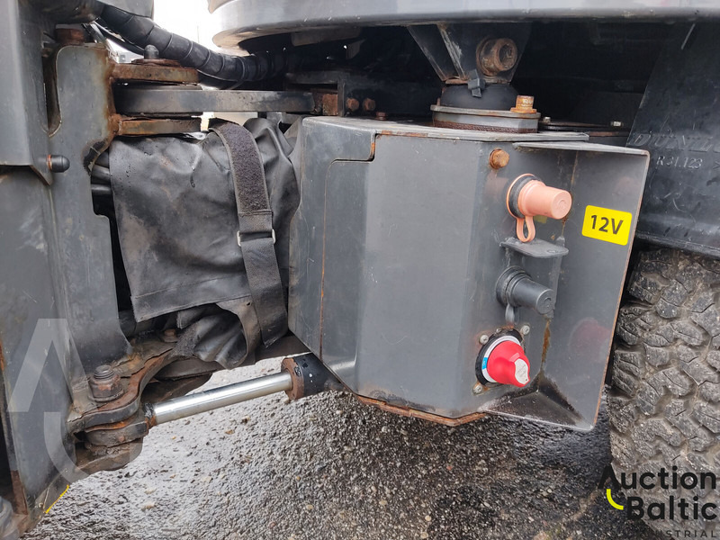 מטאטא כבישים Multihog CX75: תמונה 18