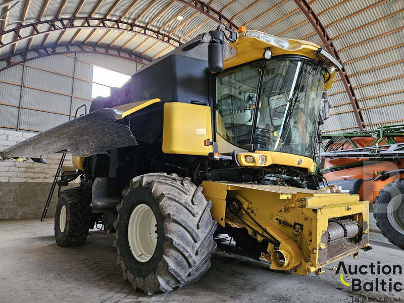 New Holland CR 9080 - מקצרת קומבינה: תמונה 2 New Holland CR 9080 - מקצרת קומבינה: תמונה 2