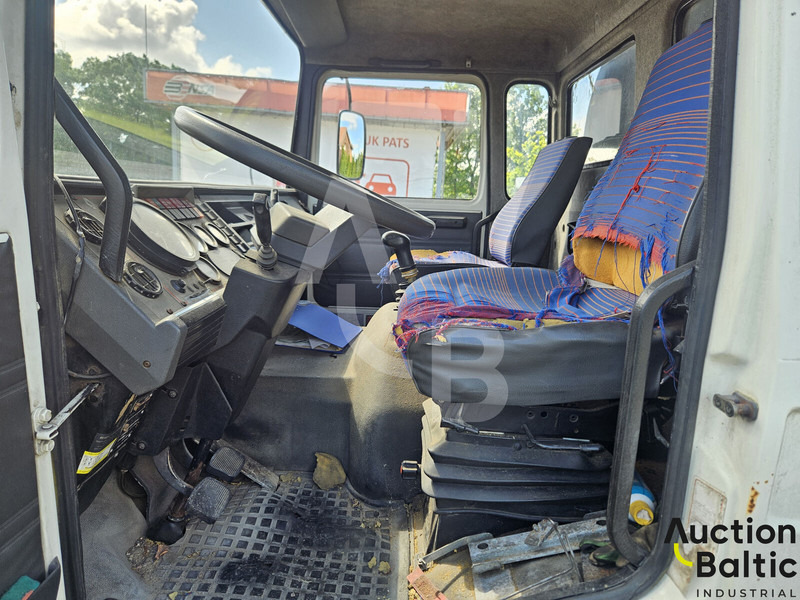 Renault Midliner S 150 - משאית מכל: תמונה 4 Renault Midliner S 150 - משאית מכל: תמונה 4