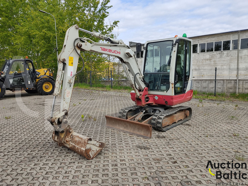 Takeuchi TB228 - מיני מחפר: תמונה 1 Takeuchi TB228 - מיני מחפר: תמונה 1