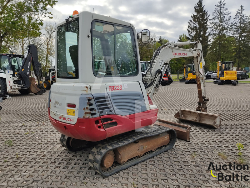 Takeuchi TB228 - מיני מחפר: תמונה 5 Takeuchi TB228 - מיני מחפר: תמונה 5