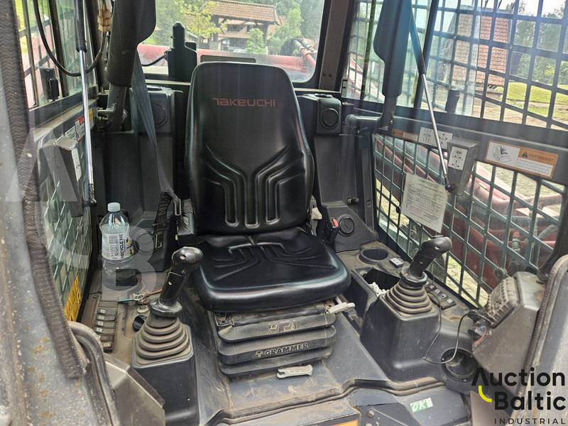 Takeuchi TL12V-2 - מעמיס זוחל: תמונה 5 Takeuchi TL12V-2 - מעמיס זוחל: תמונה 5