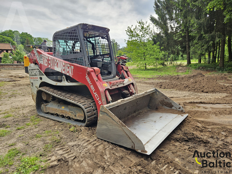 Takeuchi TL12V-2 - מעמיס זוחל: תמונה 2 Takeuchi TL12V-2 - מעמיס זוחל: תמונה 2
